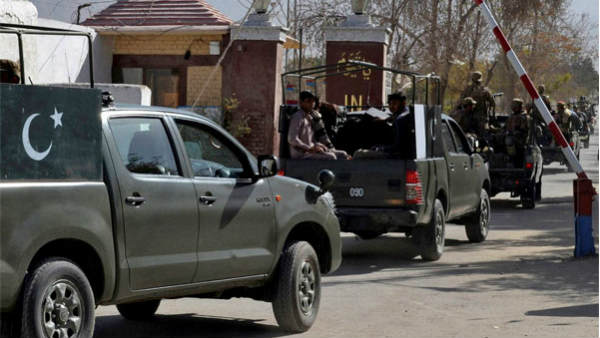 इमरान की सरकार सुनने को तैयार नहीं इमरान की सरकार सुनने को तैयार नहीं