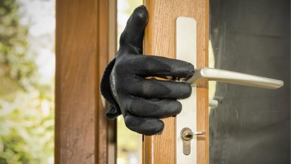 men arrested who stole 25kg gold from owner shop in delhi men arrested who stole 25kg gold from owner shop in delhi