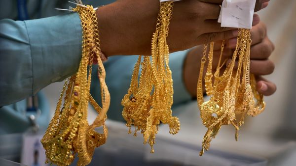 86,850 पाकिस्तानी रुपये प्रति दस ग्राम पर पहुंचा भाव 86,850 पाकिस्तानी रुपये प्रति दस ग्राम पर पहुंचा भाव