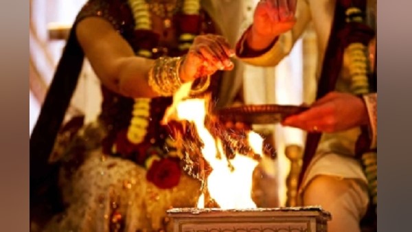 कराची से राजकोट आए हिंदू जोड़े 