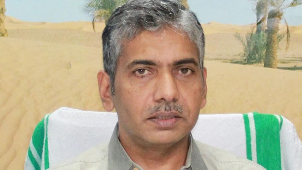 भ्रष्टाचार के आरोप में निलंबित