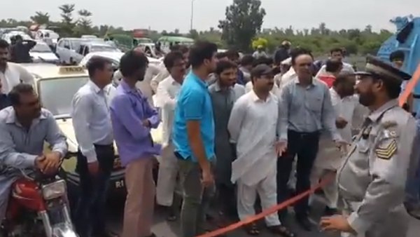 'कश्मीरी ऑवर' के नाम पर पाकिस्तानी जनता परेशान