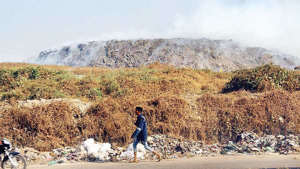 मलबे-मिट्टी को हवाई अड्डे की साइट को समतल करने में लगाएंगे मलबे-मिट्टी को हवाई अड्डे की साइट को समतल करने में लगाएंगे