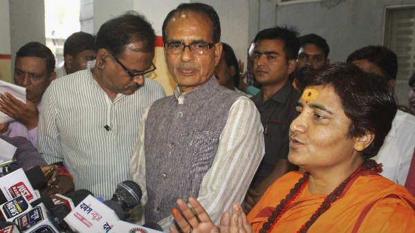 साध्वी ने नेहरू को अपराधी बताया