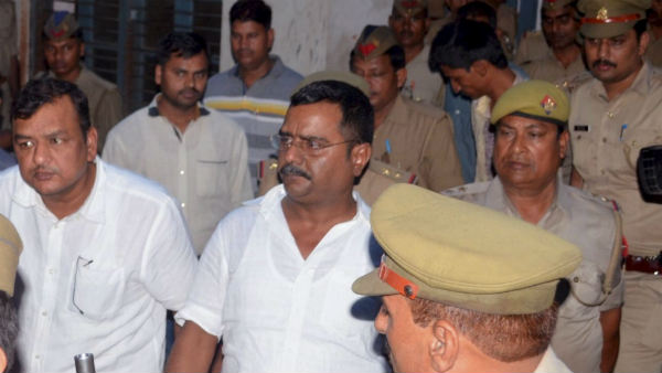 उन्नाव के पॉलिटिकल सर्किल में परिवार का दबदबा