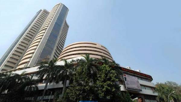 The stock market closed with big fall Sensex fell 127 points Nifty down 12000 The stock market closed with big fall Sensex fell 127 points Nifty down 12000