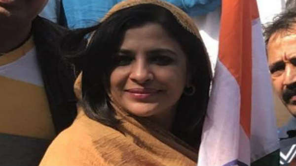 VIDEO: सियोल में पीएम मोदी को अपशब्द कह रहे पाकिस्तानियों से भिड़ीं शाजिया इल्मी, बोली- भारत जिंदाबाद VIDEO: सियोल में पीएम मोदी को अपशब्द कह रहे पाकिस्तानियों से भिड़ीं शाजिया इल्मी, बोली- भारत जिंदाबाद