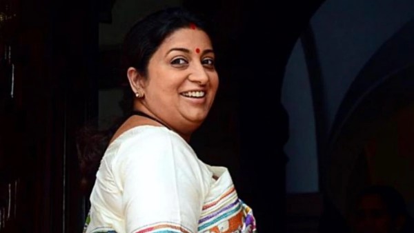 स्मृति ईरानी ने फोटो डालकर दिया गाने का HINT