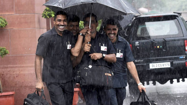 मनमोहन की बेटियों ने पहले ही छोड़ी थी एसपीजी सुरक्षा