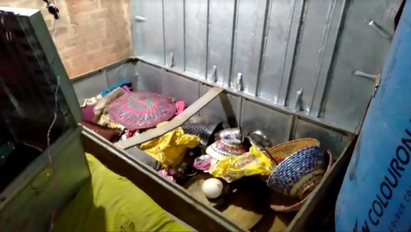 सोता रहा परिवार, चोर उड़ा ले गए सामान