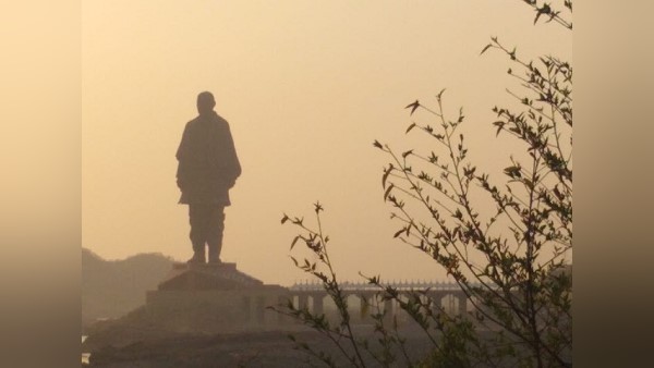 घरों से बाहर भी नहीं निकलने दिया जाता