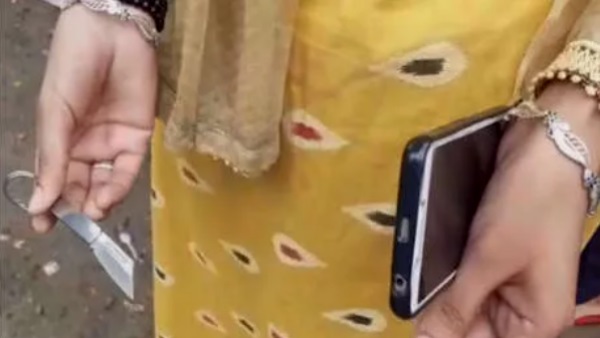 Students Union Election 2019 latest Update Girl reached with knife for Voting Students Union Election 2019 latest Update Girl reached with knife for Voting