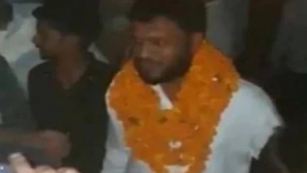 जय श्री राम के नारे से आरोपियों का स्वागत जय श्री राम के नारे से आरोपियों का स्वागत