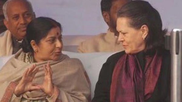 कम उम्र में चली गईं सुषमा: सोनिया गांधी