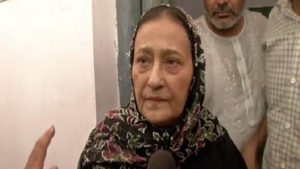 प्रशासन की कार्रवाई पर खड़े किए सवाल