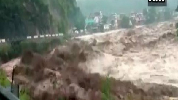 बादल फटने से भारी तबाही की आशंका