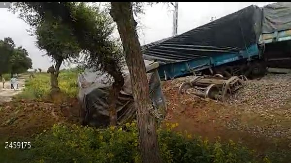 9 coaches derailed on Rewari Phulera track in Kanwat Sikar Rajasthan