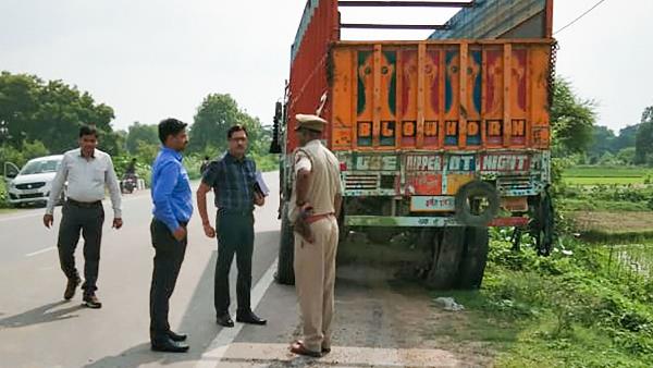 ट्रक के मालिक ने पुलिस को कुछ और बताया