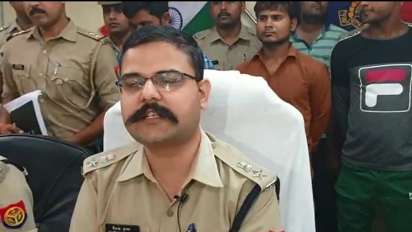 UP Police arrested four youths in murder at greater noida UP Police arrested four youths in murder at greater noida