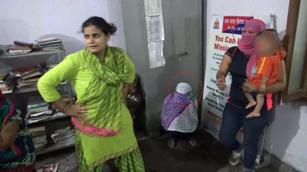 होटलों को खंगाला तो लड़के-लड़की पकड़े गए