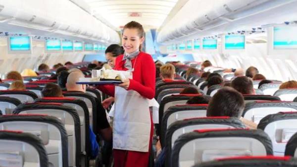 एयर होस्टेस,फ्लाइट स्टीवर्ड्स को दिए जाएगें 25,000 प्रति महीना एयर होस्टेस,फ्लाइट स्टीवर्ड्स को दिए जाएगें 25,000 प्रति महीना