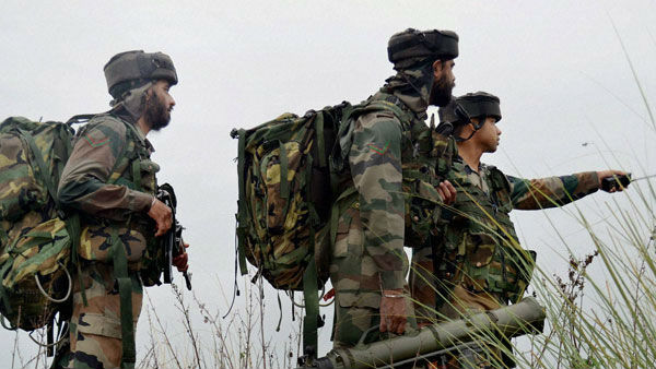 'आप सोते रहे और मोदी ने कश्मीर छीन लिया' 'आप सोते रहे और मोदी ने कश्मीर छीन लिया'