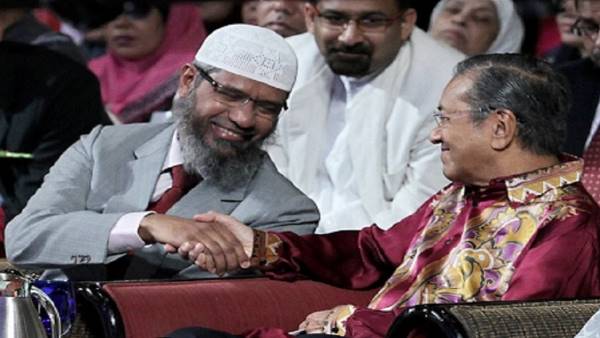 Police are caught the man who supports Zakir Naik in Malaysia Police are caught the man who supports Zakir Naik in Malaysia