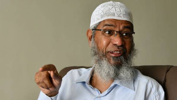 धार्मिक शिक्षक उपदेश दे सकते हैं लेकिन भड़का नहीं सकते