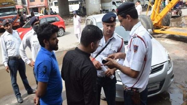 ई-चालान का पता देरी से चलता है