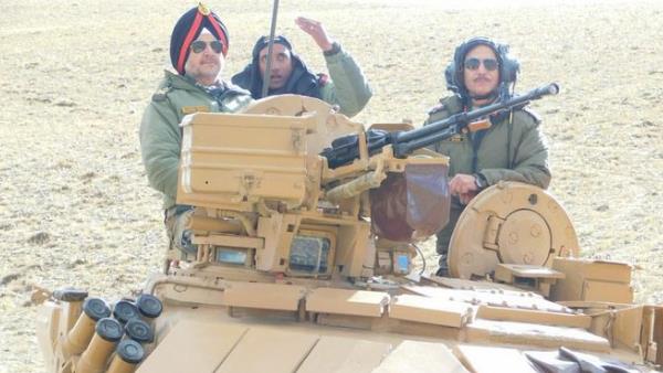 सेना ने किया युद्धाभ्यास सेना ने किया युद्धाभ्यास