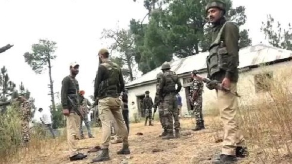 मुठभेड़ में एक जवान भी शहीद