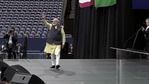 howdy modi live event pm narendra modi in Houston america donald trump 