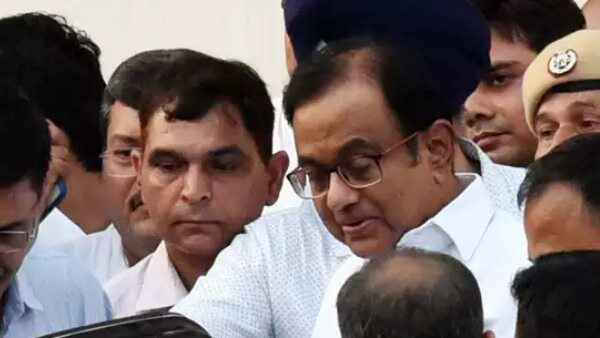 दो हफ्ते से सीबीआई कस्टडी में 