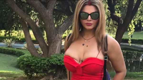 राखी ने दिखाया मंगलसूत्र 