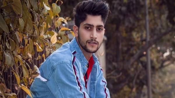 Broker denies Kashmiri singer Aadil Gurezi vacate rented apartment in Mumbai Broker denies Kashmiri singer Aadil Gurezi vacate rented apartment in Mumbai
