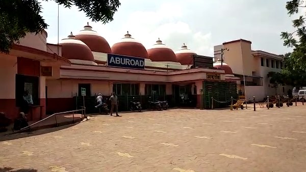 60 bottles of liquor seized from ashram express ahmedabad to delhi