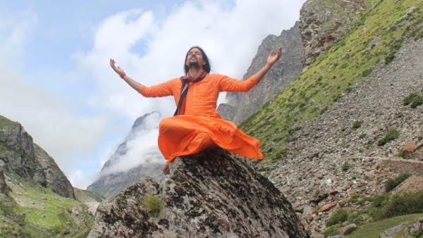 क्या कह रहे आनंद गिरी के गुरू