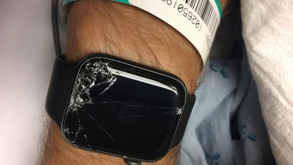 Apple स्मार्ट वॉच ने बचाई शख्स की जान