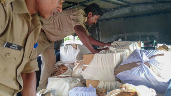 आजम पर अब तक 82 मुकदमें आजम पर अब तक 82 मुकदमें