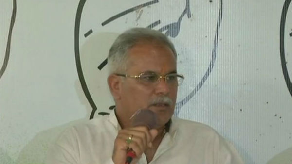 गोडसे मुर्दाबाद के नारे लगाएं