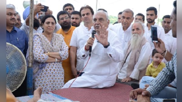 'गरीबों को प्लॉट नहीं मिले और न ही वादे पूरे नहीं किए'