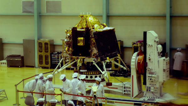 चंद्रयान-1 ने चांद पर पानी का पता लगाया था