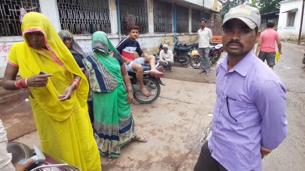 chhatarpur Husband left his wife after two Daughters born