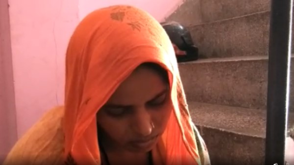 पानी के टब में डुबोकर मारा