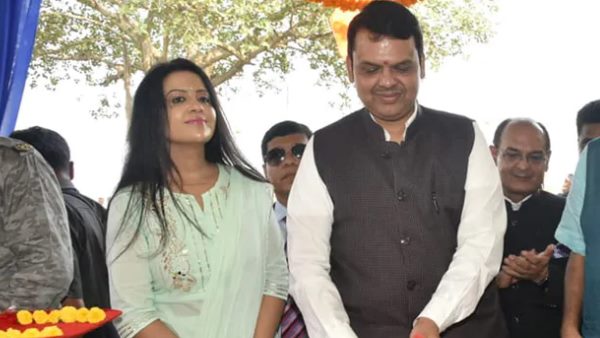 सोशल मीडिया पर खूब सक्रिय हैं अमृता