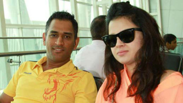 बिजली कटौती से परेशान हुईं धोनी की पत्नी साक्षी बिजली कटौती से परेशान हुईं धोनी की पत्नी साक्षी