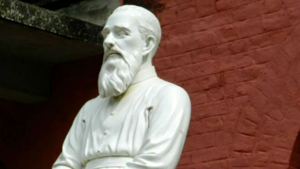 विदेशी बना हिंदी का विद्वान