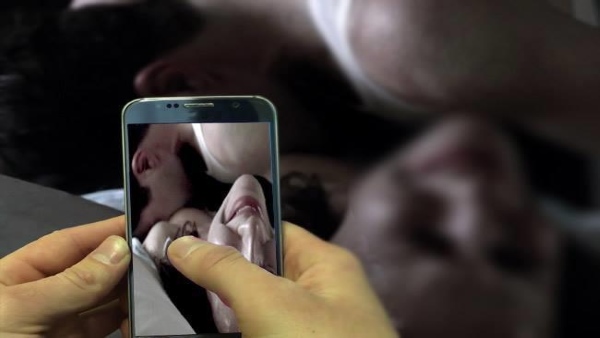 सोशल मीडिया पर भी डाली युवती की फोटो