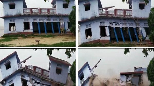 चंद सेकेंडों में गंगा में समाया मकान