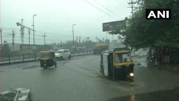 कलियासोत बांध के 13 गेट खोले कलियासोत बांध के 13 गेट खोले